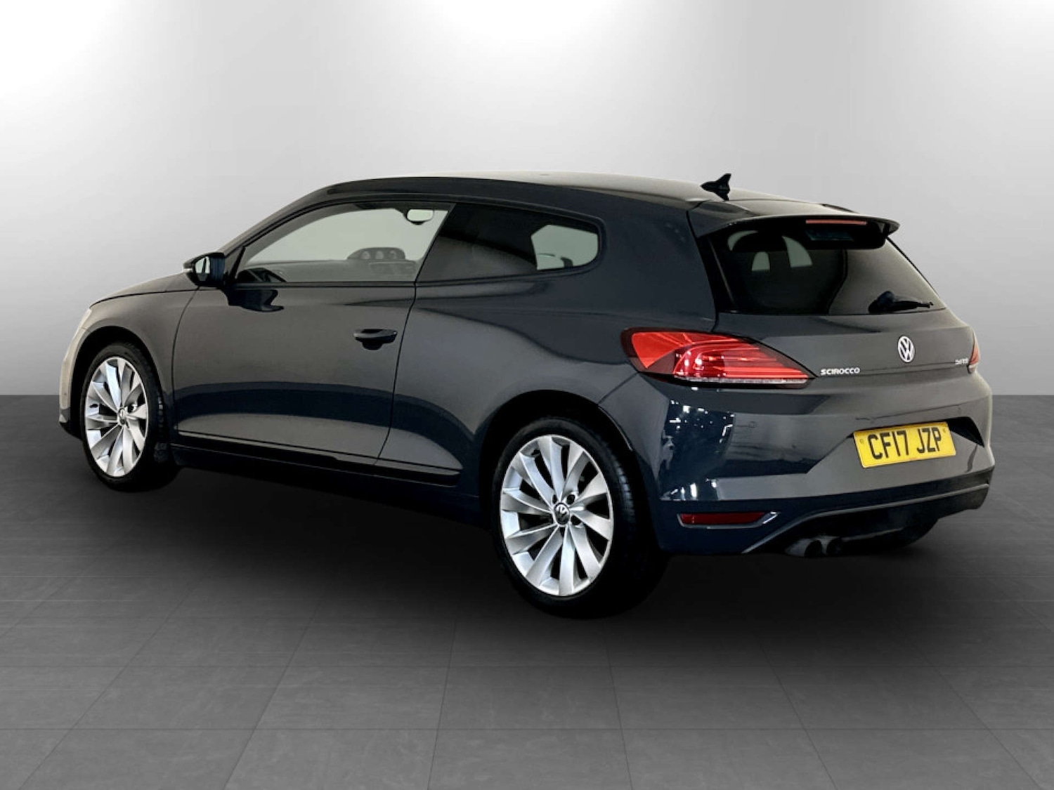 Used Volkswagen Scirocco 2017 for sale - 77328611: Photo 6