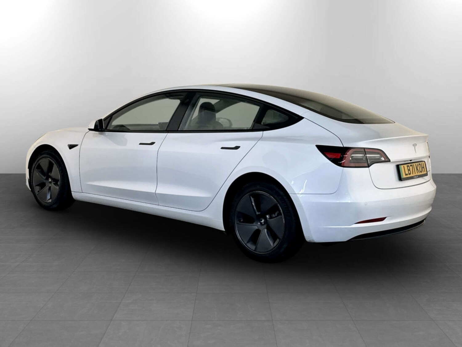 Used Tesla Model 3 2021 for sale - 77364283: Photo 8