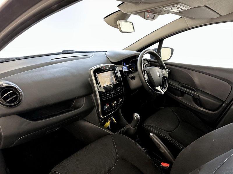 Used Renault Clio 2015 for sale - 76734744: Photo 12