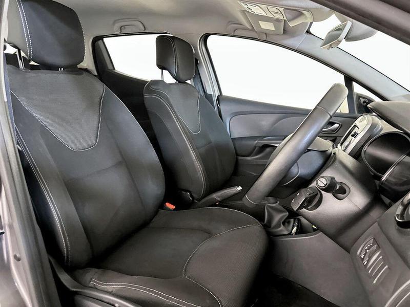 Used Renault Clio 2015 for sale - 76734744: Photo 13