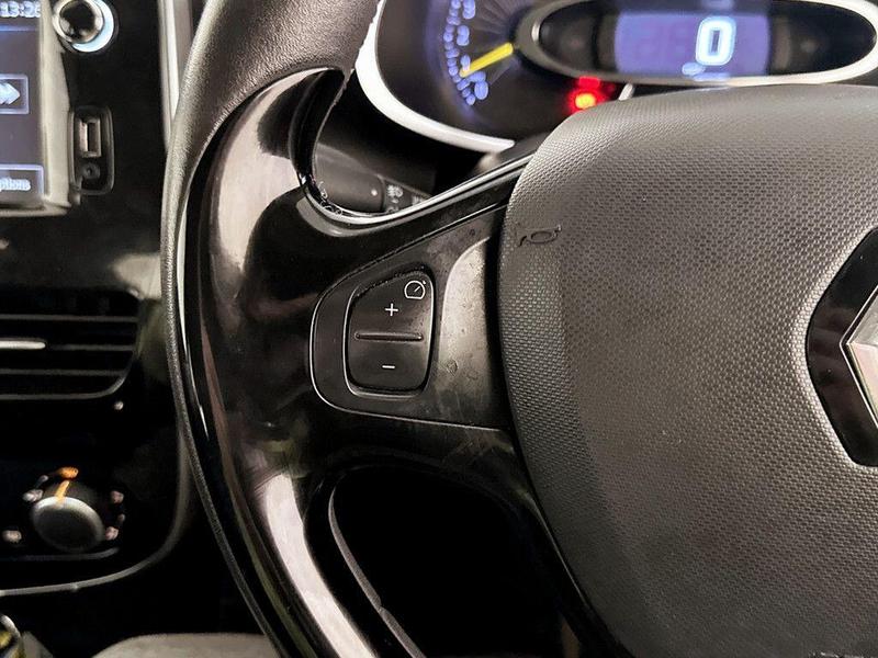 Used Renault Clio 2015 for sale - 76734744: Photo 16