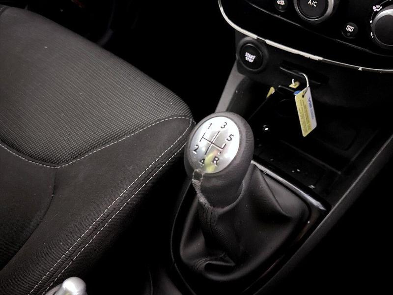 Used Renault Clio 2015 for sale - 76734744: Photo 24