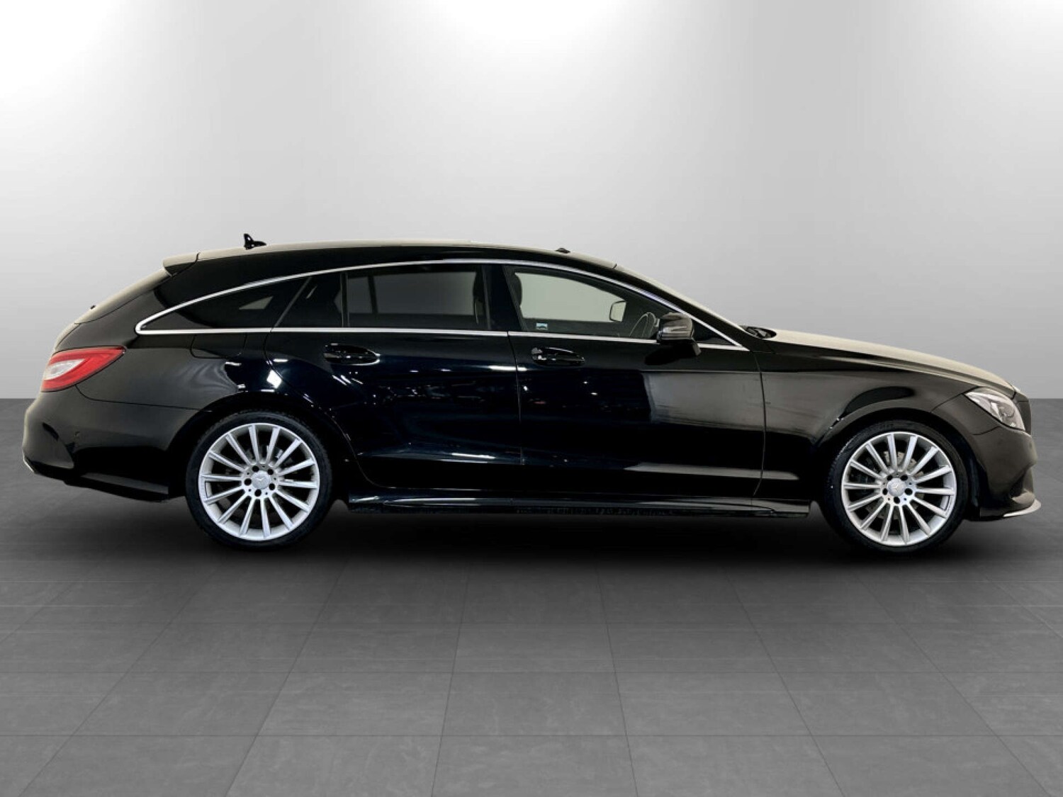 Used Mercedes-Benz CLS 2017 for sale - 77655600: Photo 11