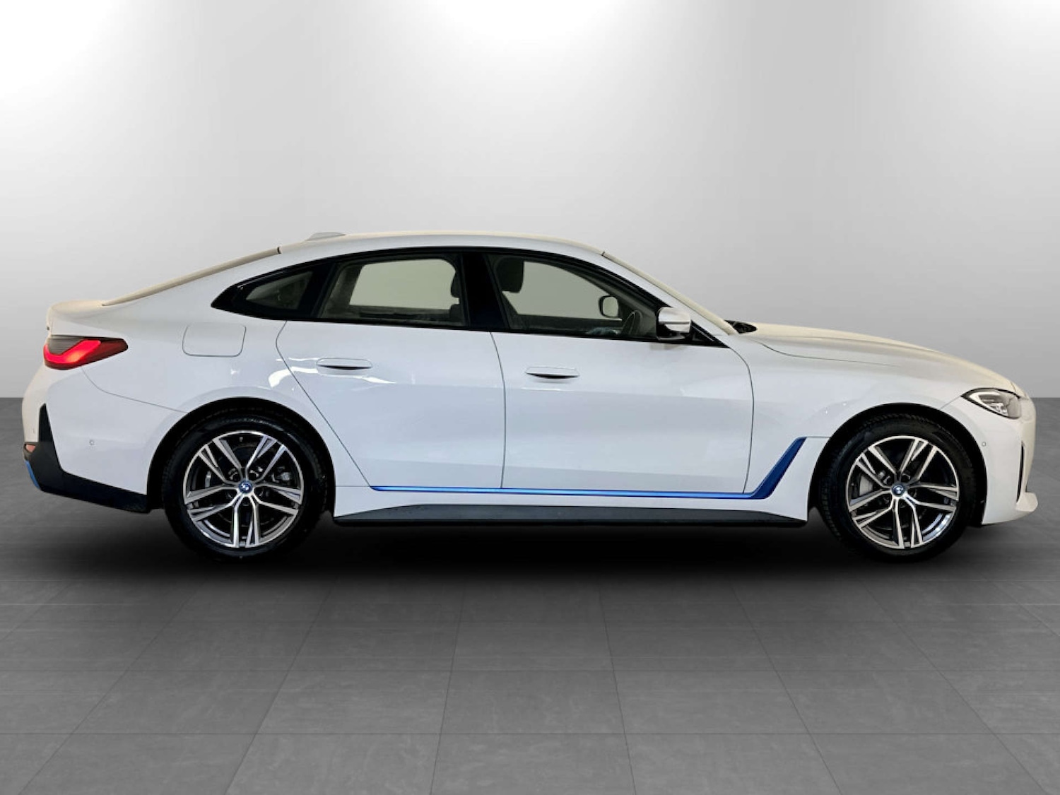 Used BMW i4 2023 for sale - 77186037: Photo 11
