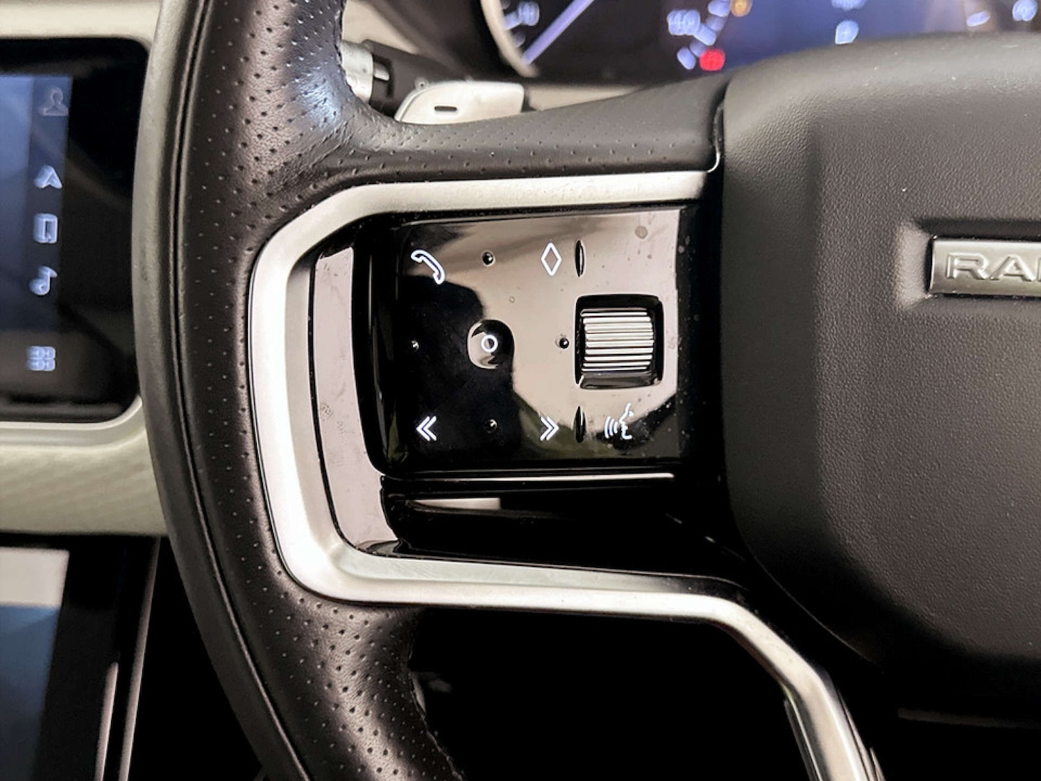 Used Land Rover Range Rover Velar 2022 for sale - 77288603: Photo 15