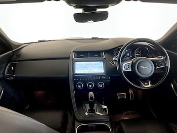 Used Jaguar E-Pace 2018 for sale - 76706097: Photo