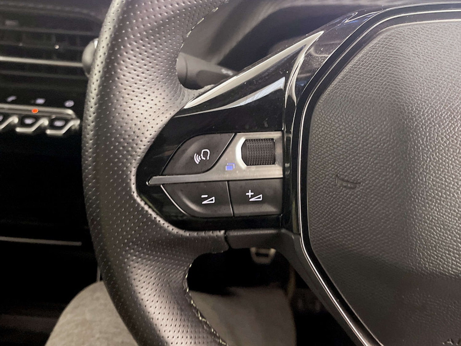 Used Peugeot 208 2023 for sale - 77185927: Photo 18