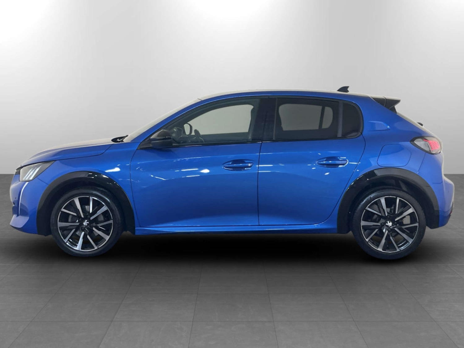 Used Peugeot 208 2023 for sale - 77185927: Photo 7