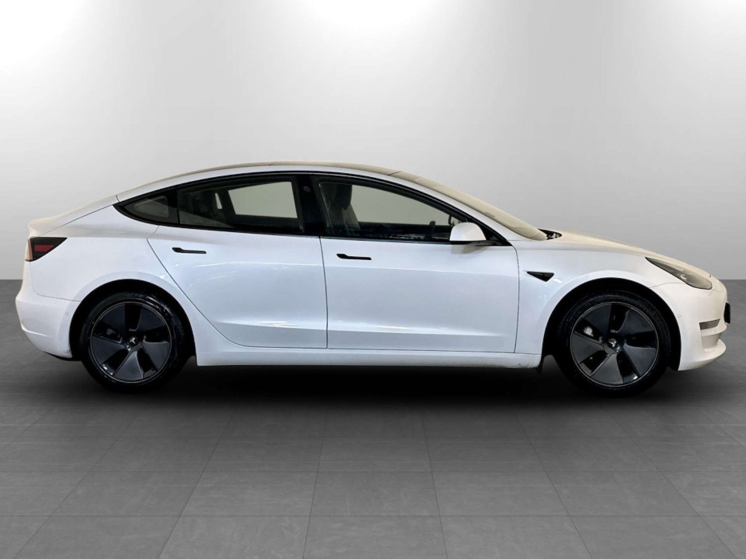 Used Tesla Model 3 2021 for sale - 77285500: Photo 11