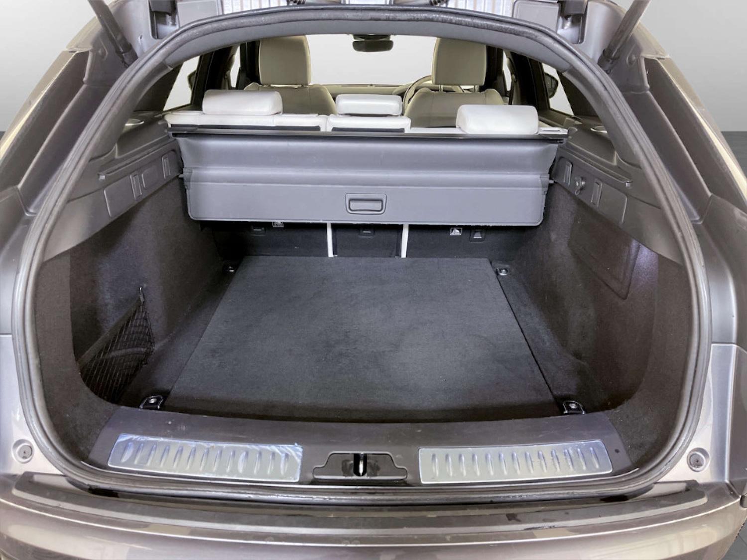 Used Land Rover Range Rover Velar 2018 for sale - 77185925: Photo 16