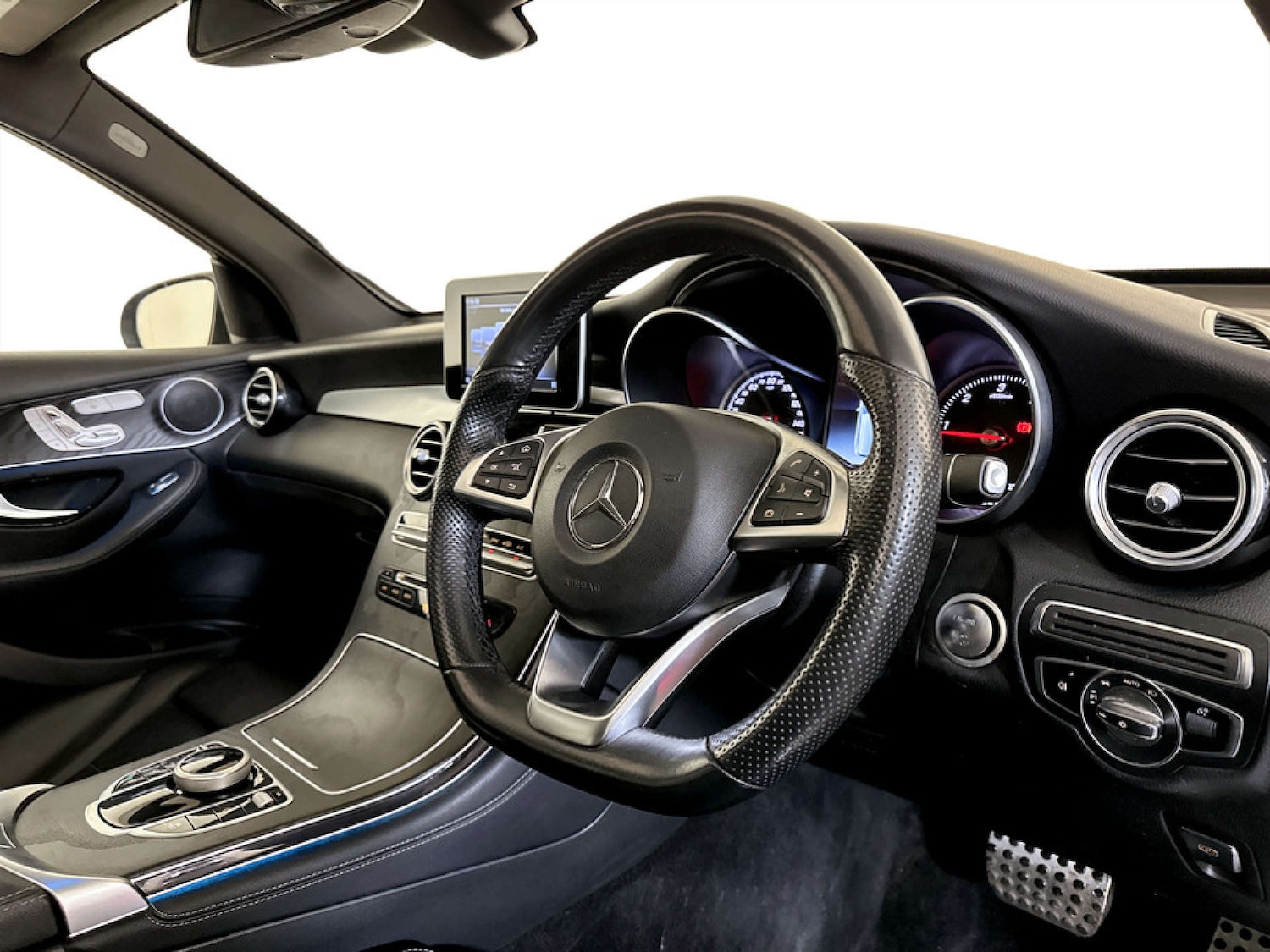 Used Mercedes-Benz GLC 2018 for sale - 77185907: Photo 17