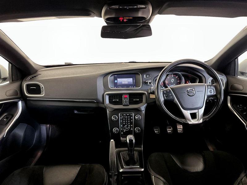 Used Volvo V40 2017 for sale - 76385100: Photo 3