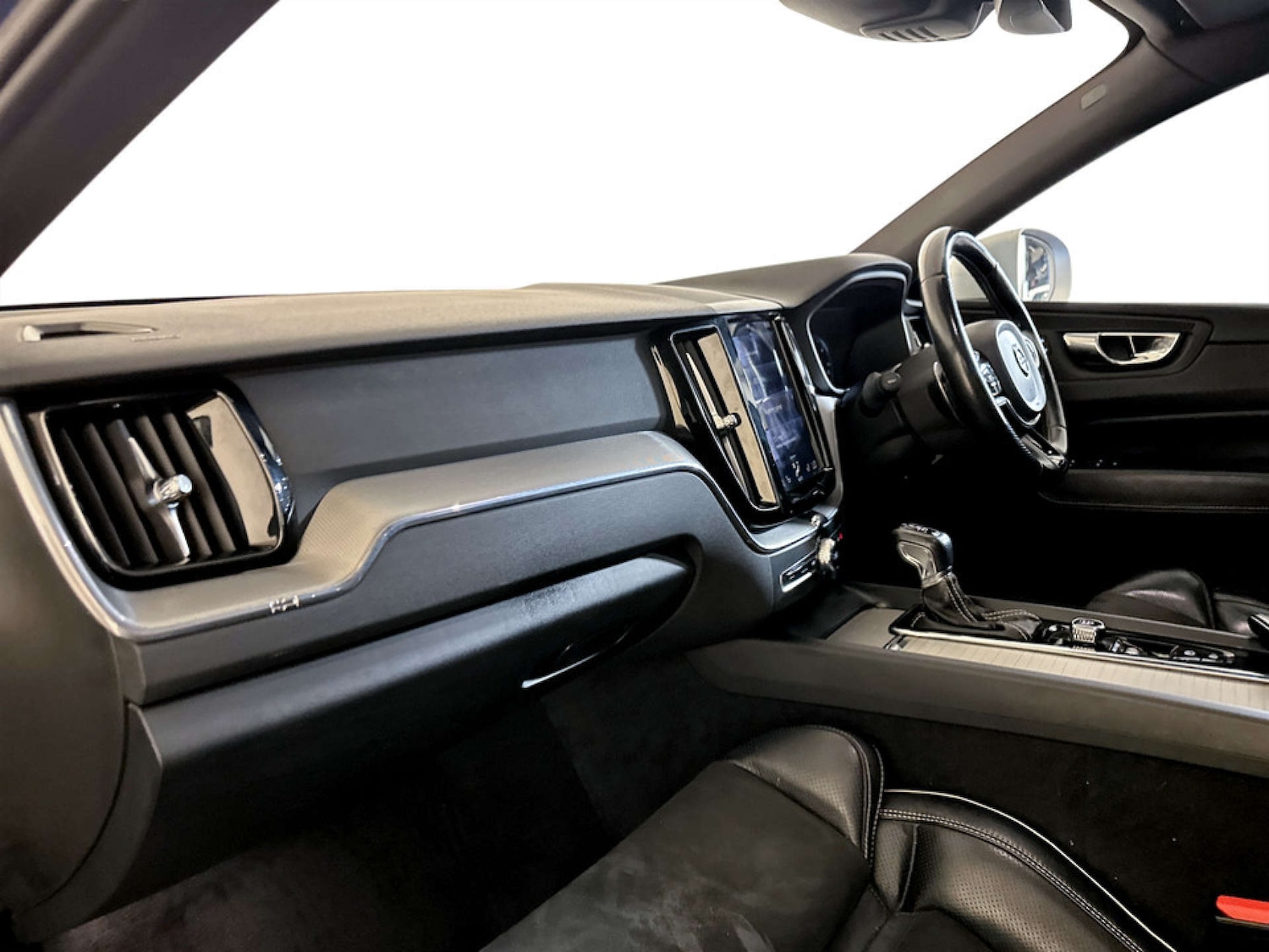 Used Volvo XC60 2017 for sale - 77667869: Photo 12