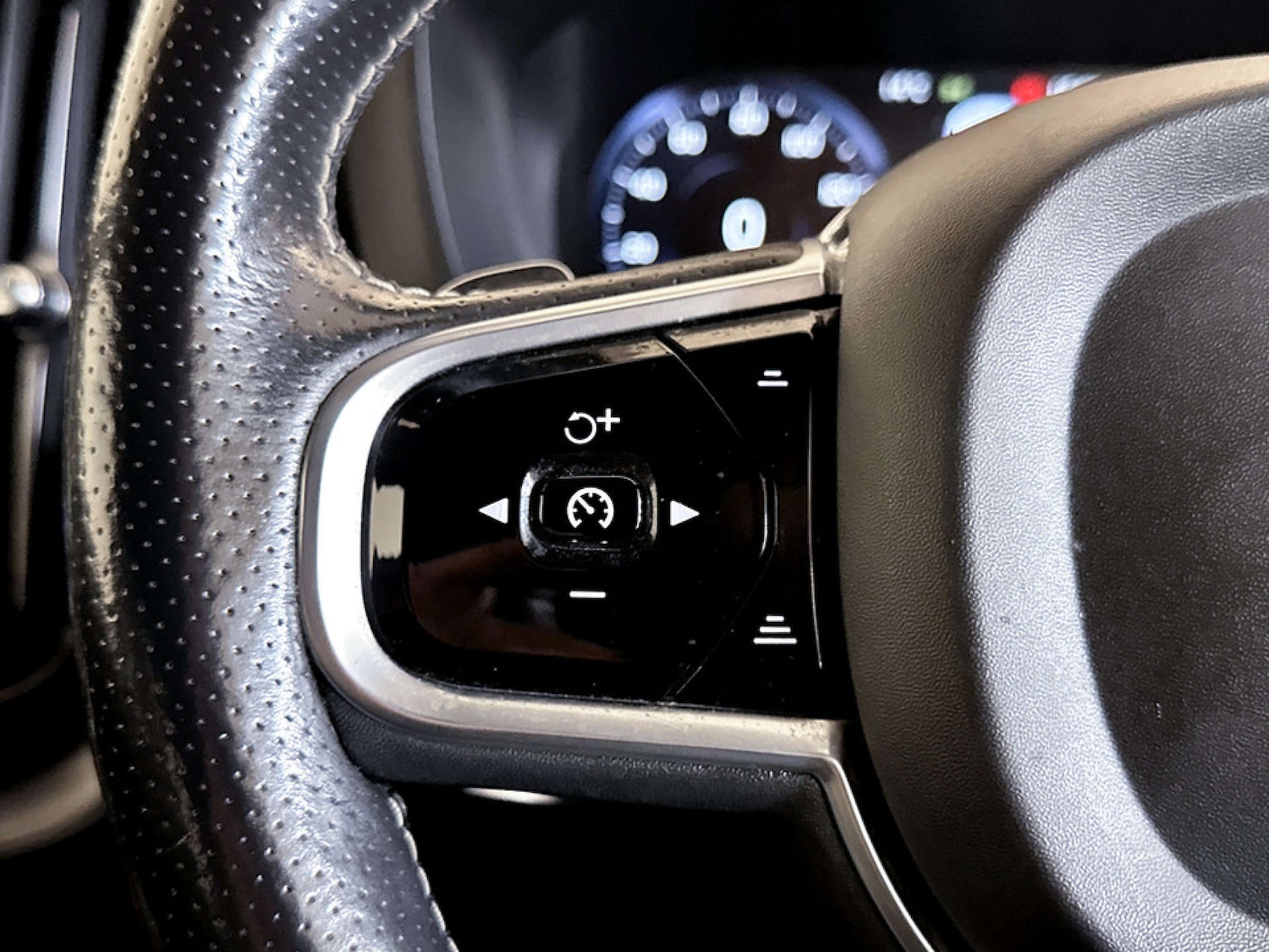 Used Volvo XC60 2017 for sale - 77667869: Photo 17