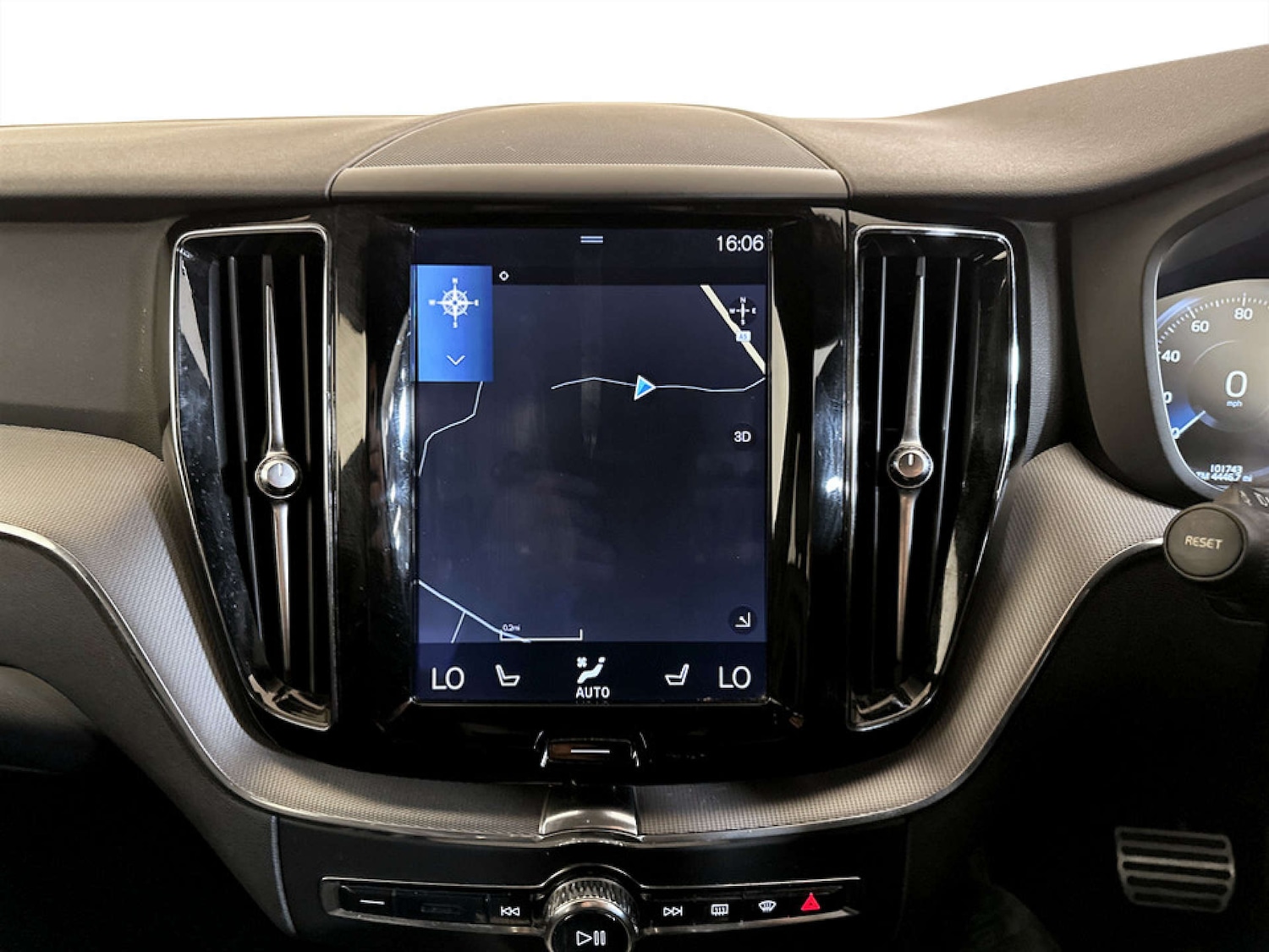 Used Volvo XC60 2017 for sale - 77667869: Photo 20