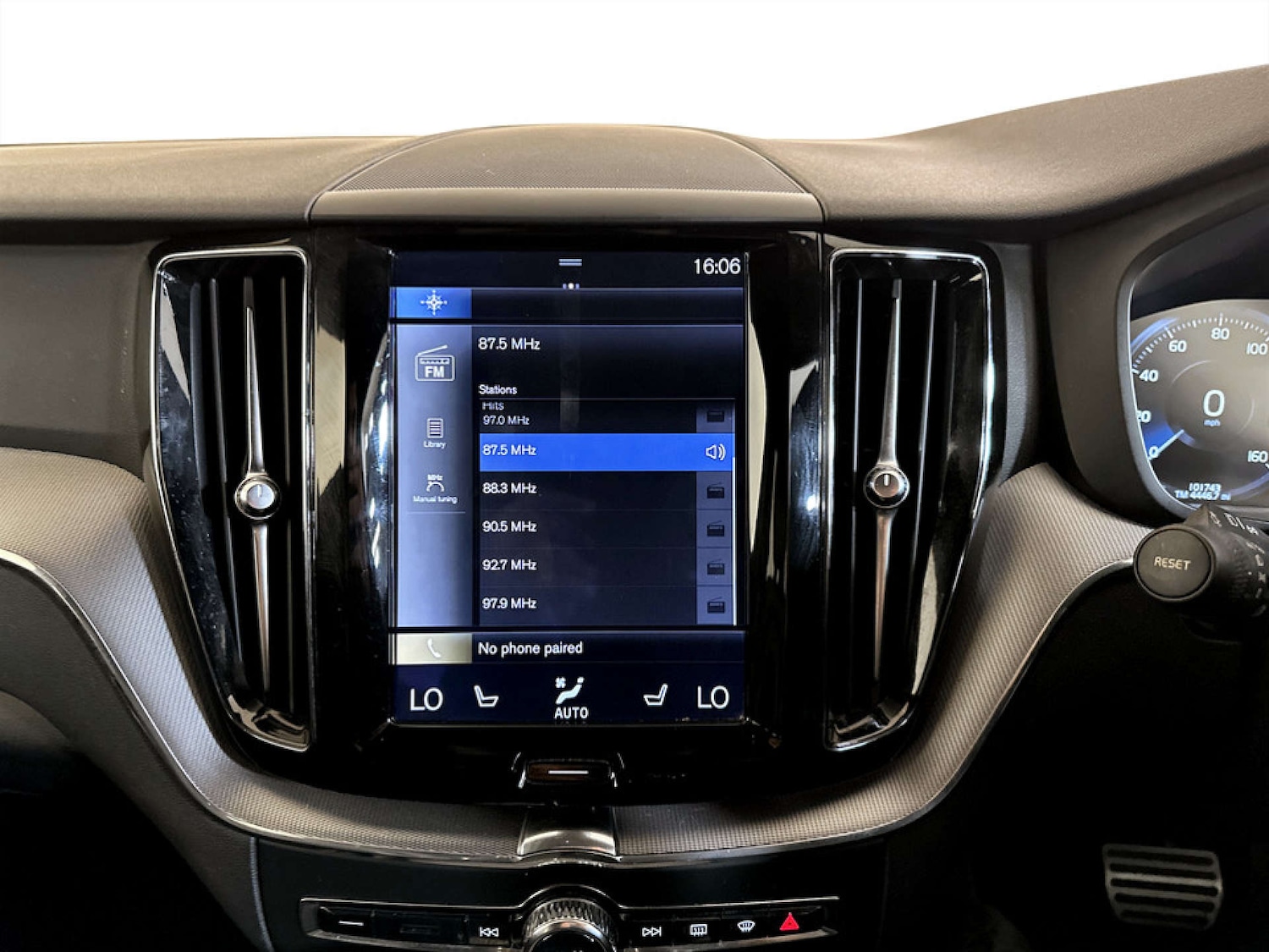 Used Volvo XC60 2017 for sale - 77667869: Photo 22