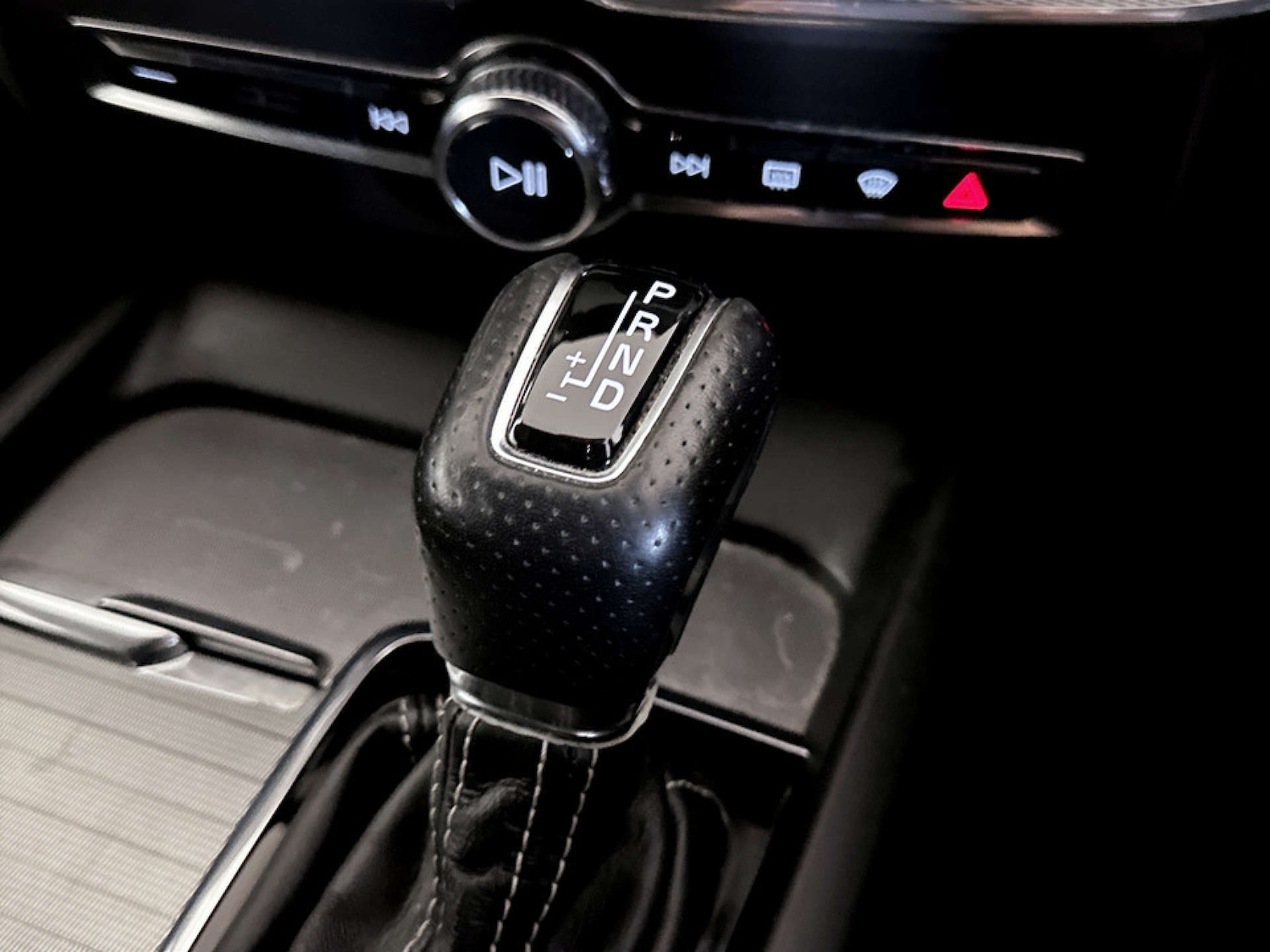 Used Volvo XC60 2017 for sale - 77667869: Photo 25