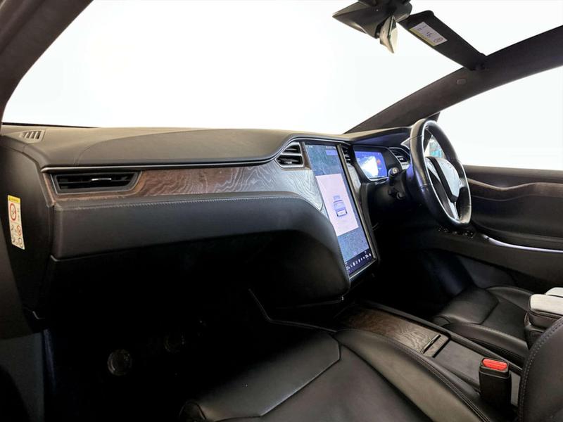 Used Tesla Model X 2018 for sale - 76782211: Photo 12