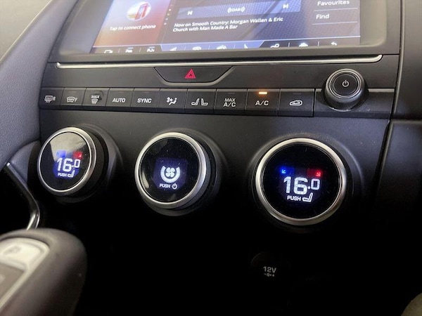 Used Jaguar E-Pace 2020 for sale - 76332574: Photo 25