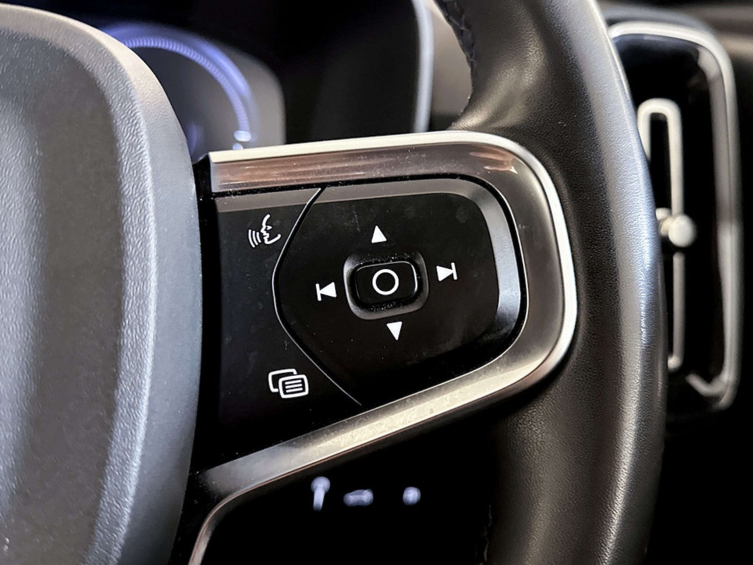 Used Volvo XC40 2021 for sale - 77207657: Photo 20