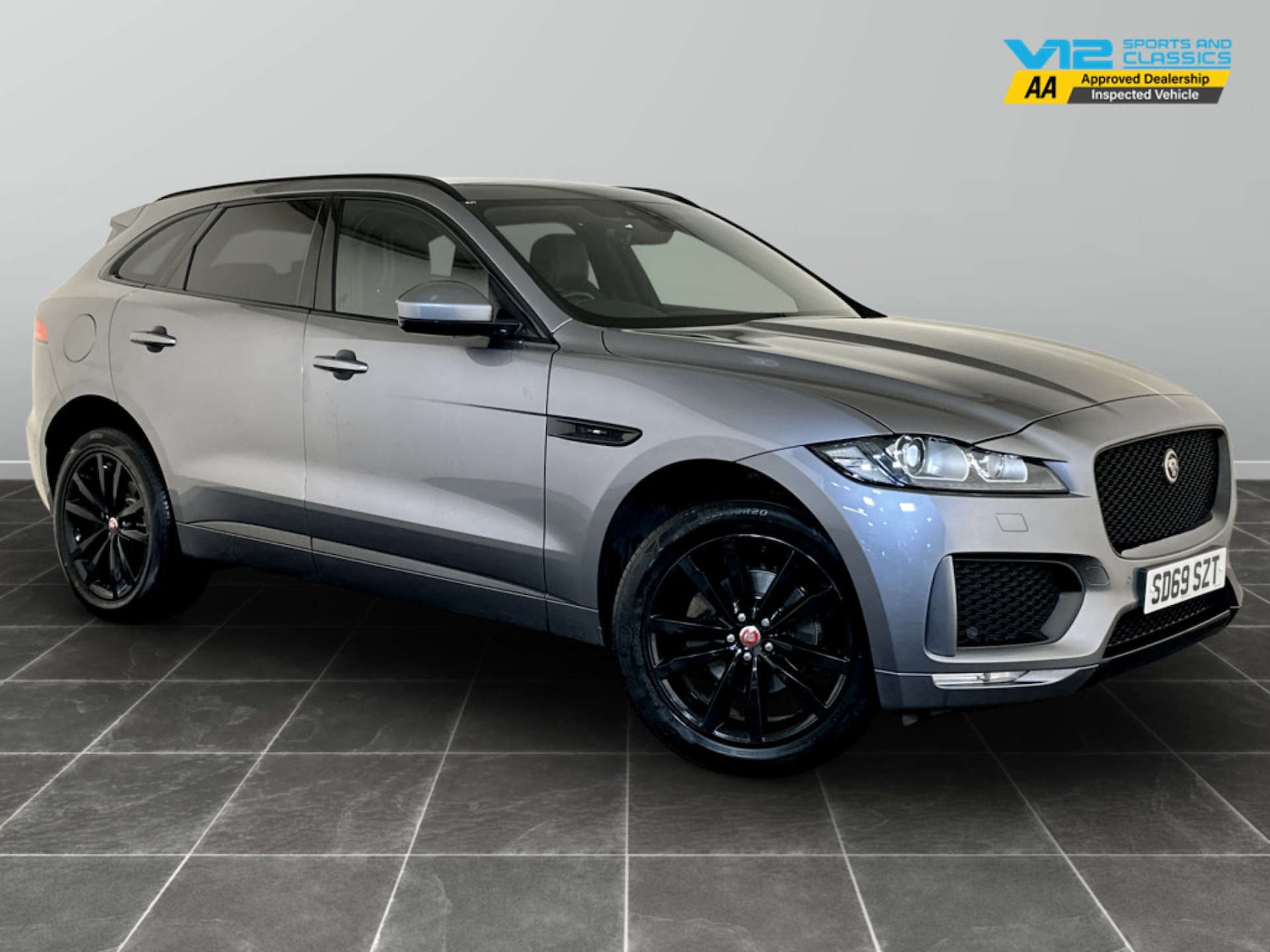 Used Jaguar F-Pace 2019 for sale - 77185788: Photo 1