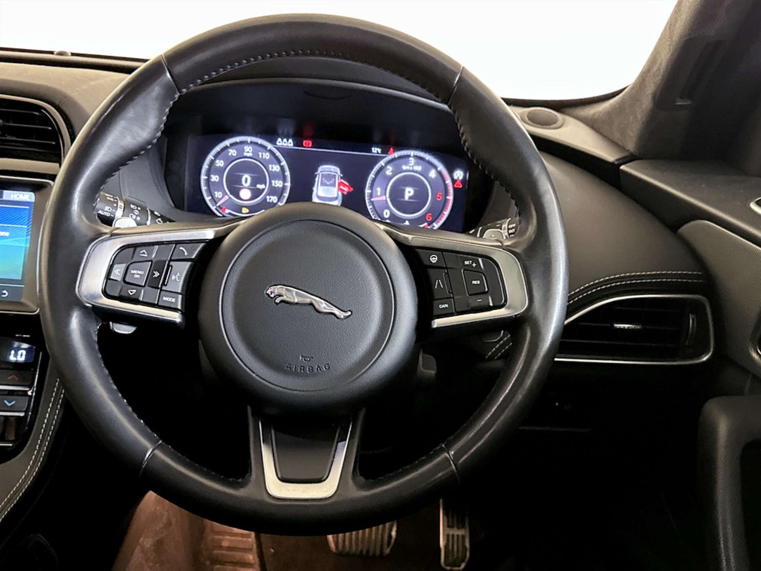 Used Jaguar F-Pace 2019 for sale - 77185788: Photo 16