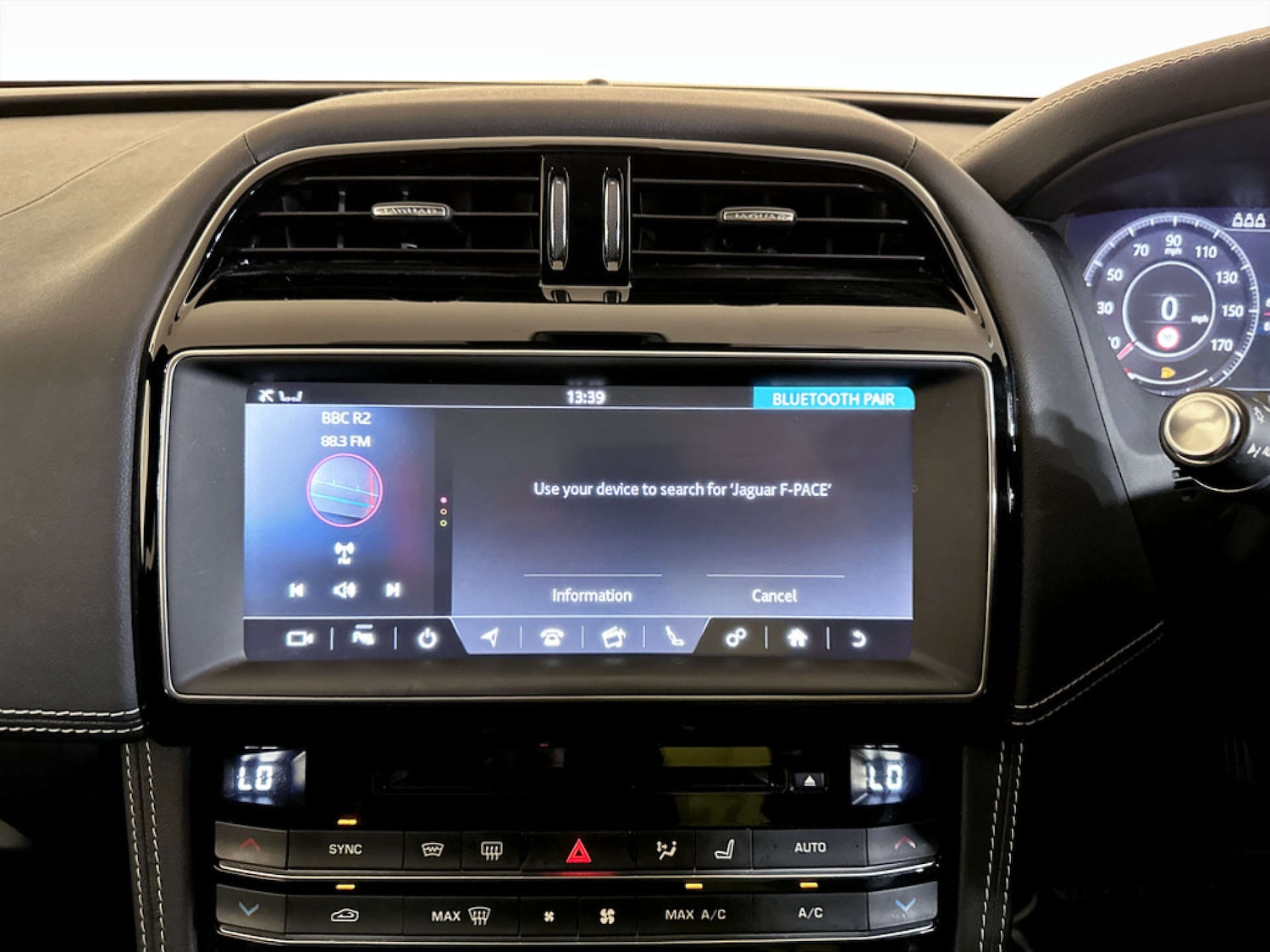 Used Jaguar F-Pace 2019 for sale - 77185788: Photo 24