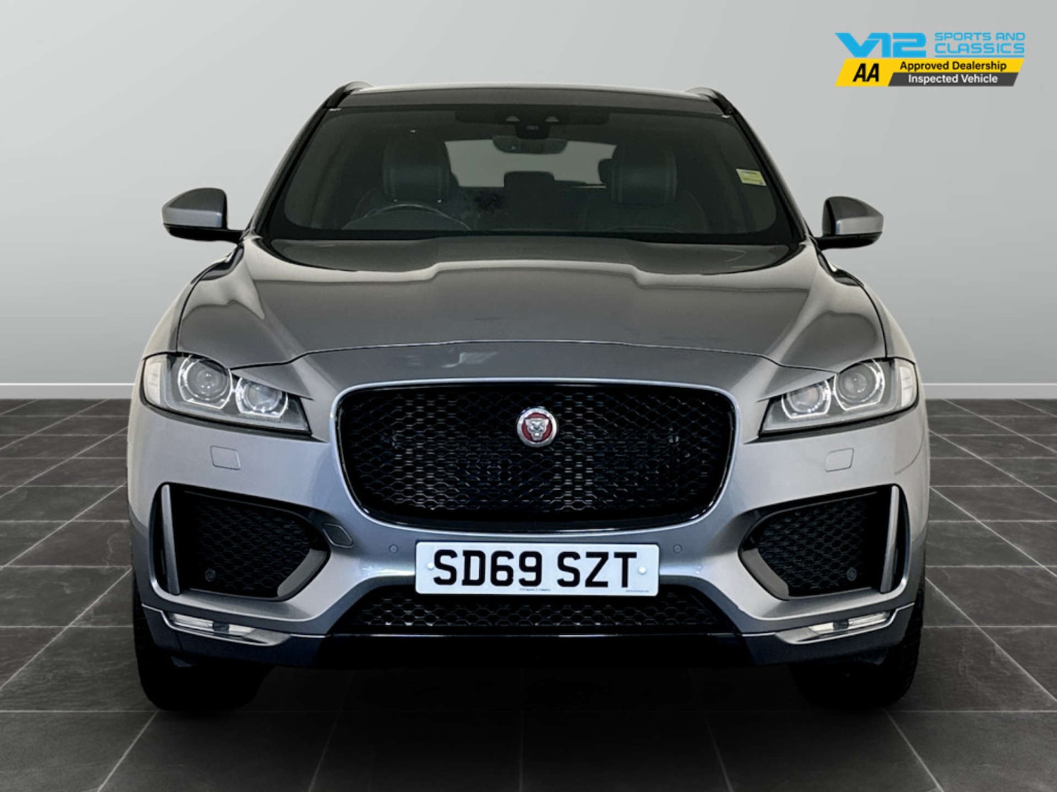 Used Jaguar F-Pace 2019 for sale - 77185788: Photo 5
