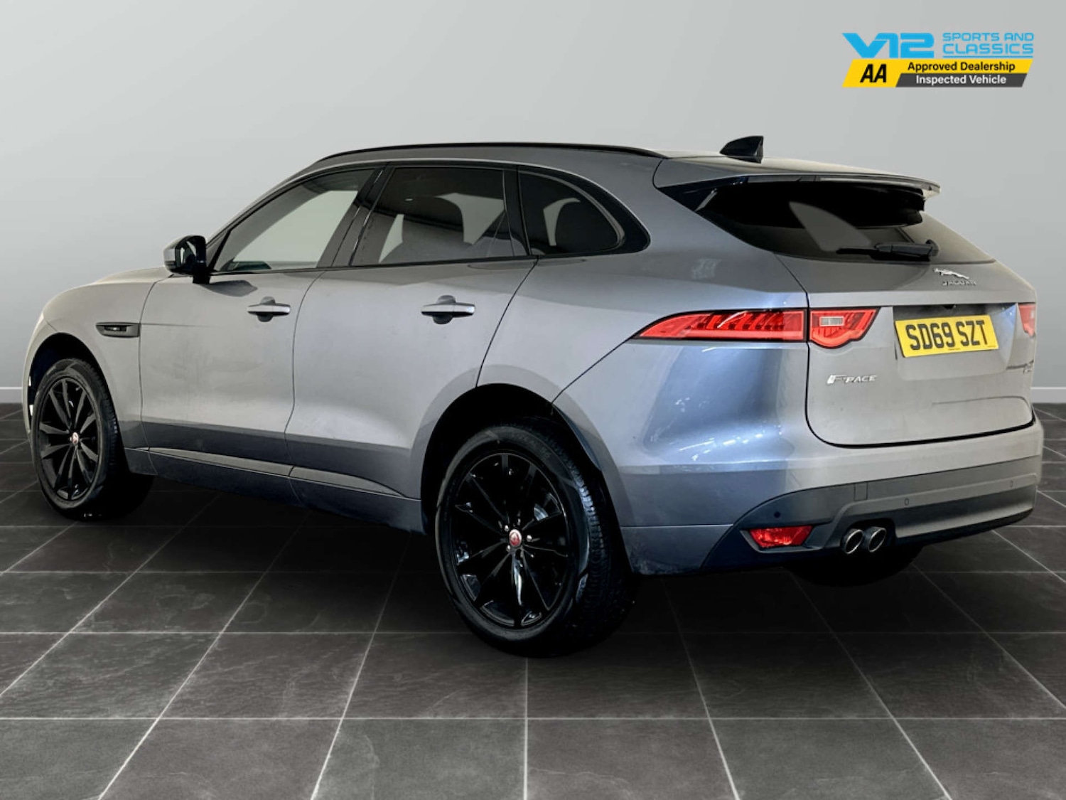 Used Jaguar F-Pace 2019 for sale - 77185788: Photo 8