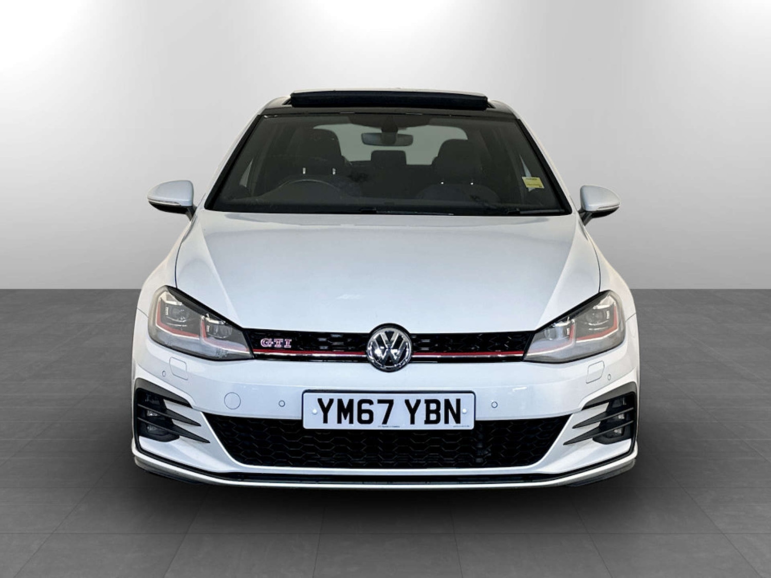 Used Volkswagen Golf 2017 for sale - 77221001: Photo 5