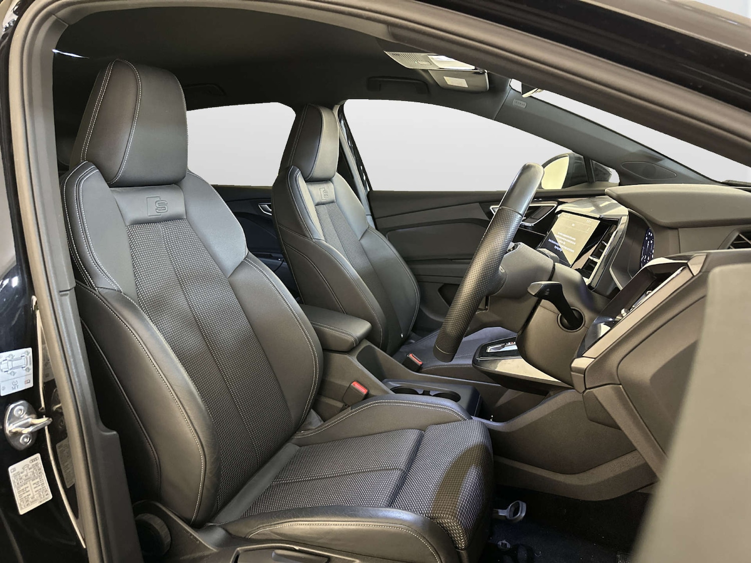 Used Audi Q4 e-tron 2023 for sale - 77953381: Photo 13