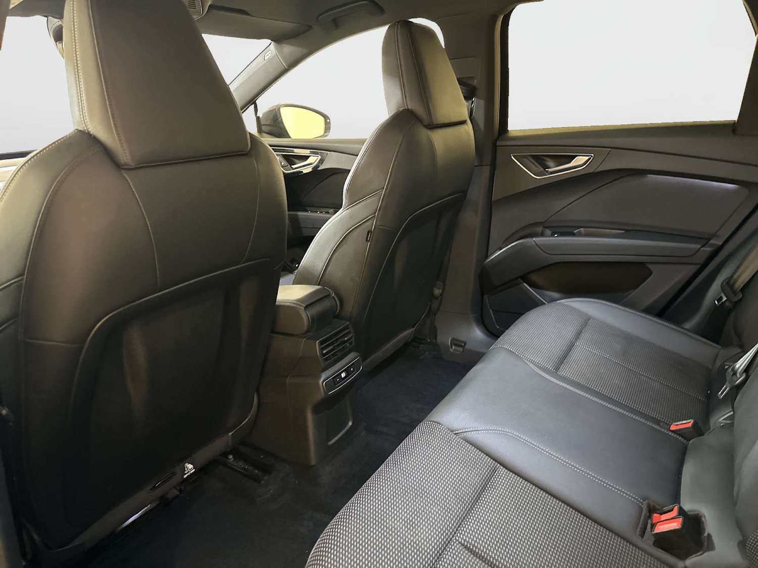 Used Audi Q4 e-tron 2023 for sale - 77953381: Photo 14