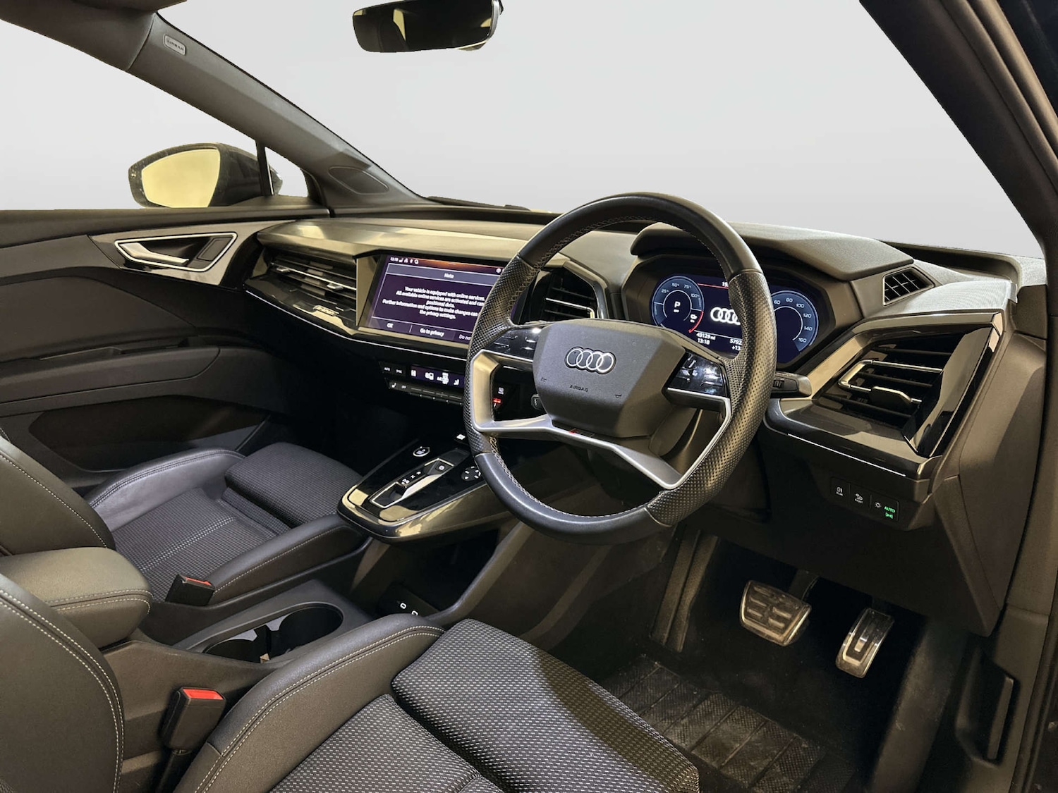 Used Audi Q4 e-tron 2023 for sale - 77953381: Photo 15