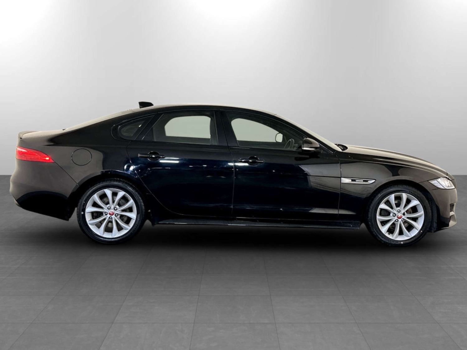 Used Jaguar XF 2019 for sale - 77249213: Photo 12
