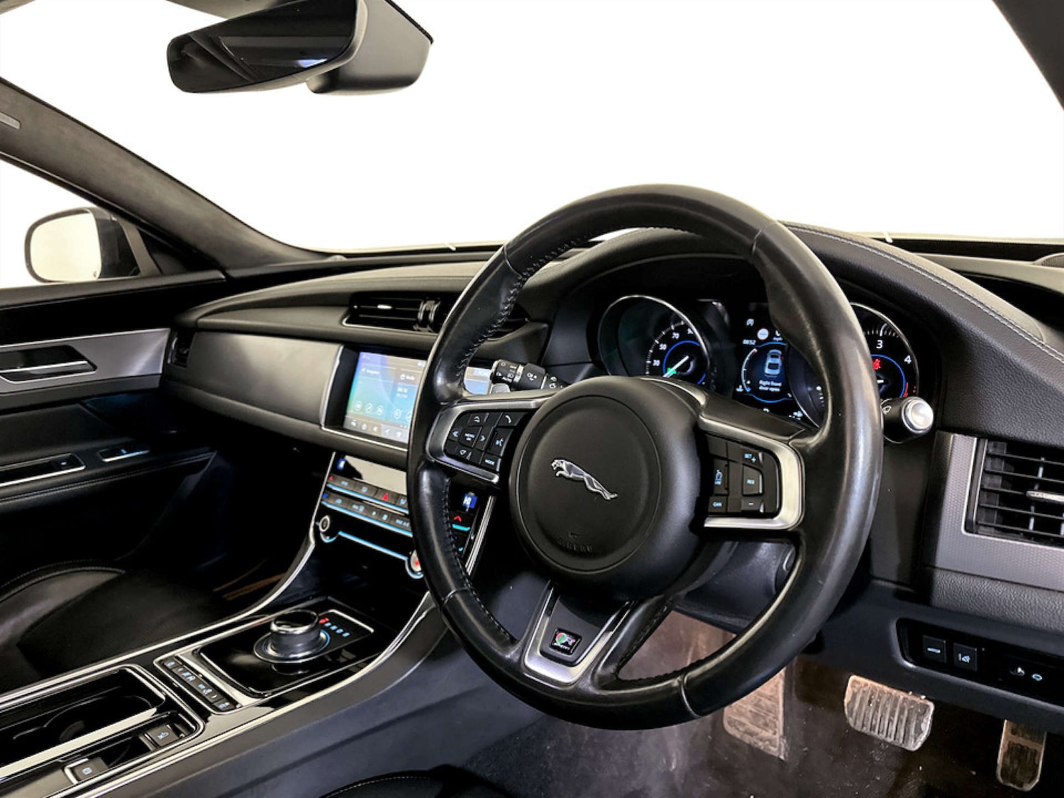 Used Jaguar XF 2019 for sale - 77249213: Photo 15