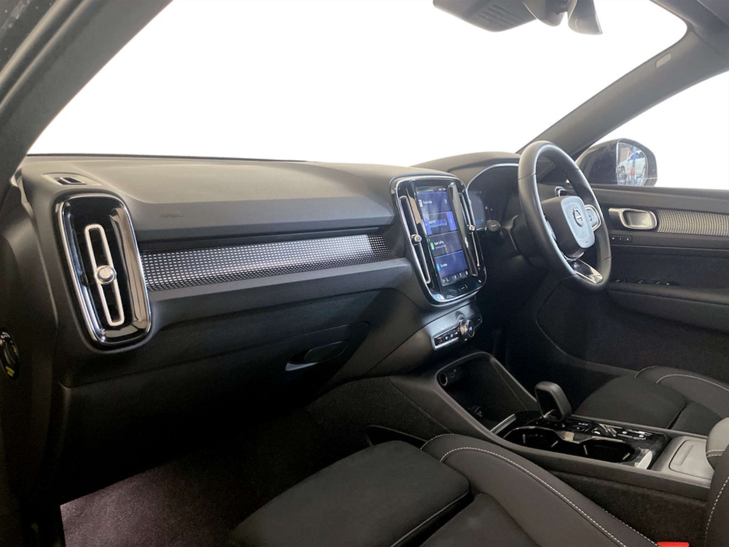 Used Volvo XC40 2023 for sale - 77185793: Photo 12