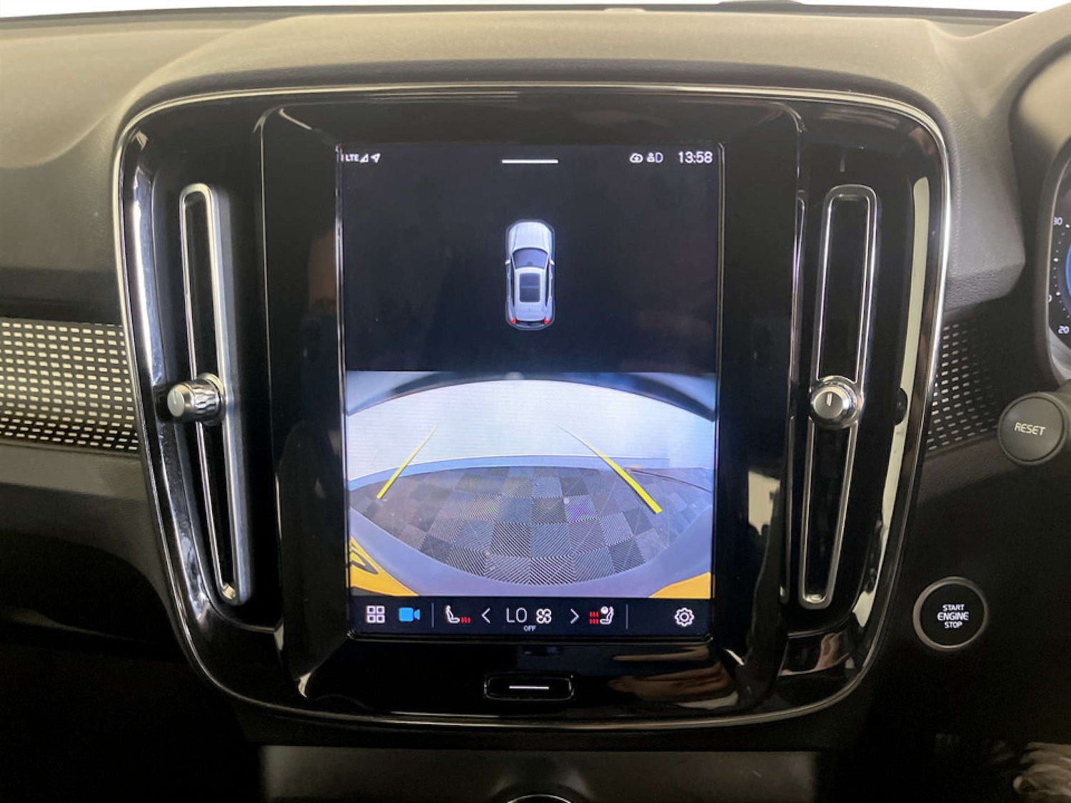 Used Volvo XC40 2023 for sale - 77185793: Photo 23