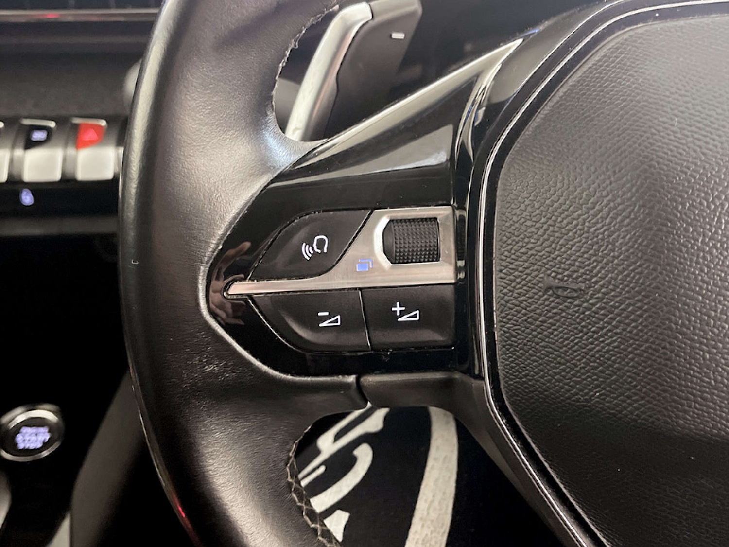 Used Peugeot 3008 2023 for sale - 77720511: Photo 17