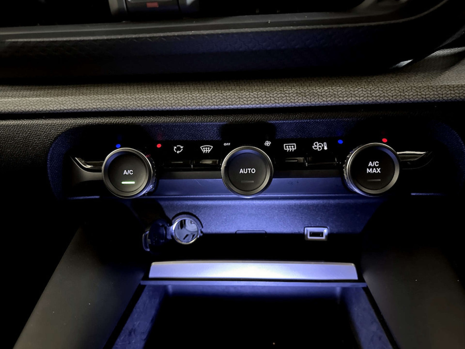 Used Citroen C5 X 2022 for sale - 77508829: Photo 26