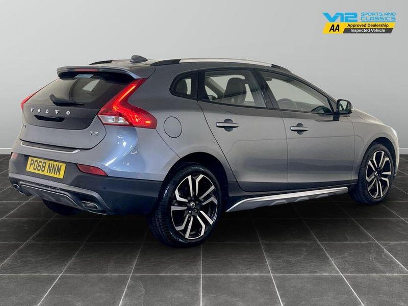 Used Volvo V40 Cross Country 2018 for sale - 76352206: Photo 10