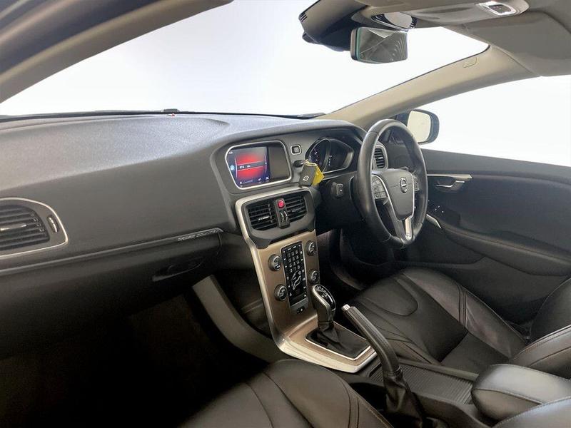 Used Volvo V40 Cross Country 2018 for sale - 76352206: Photo 12