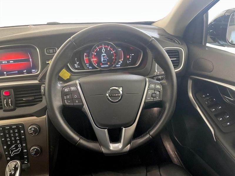Used Volvo V40 Cross Country 2018 for sale - 76352206: Photo 16