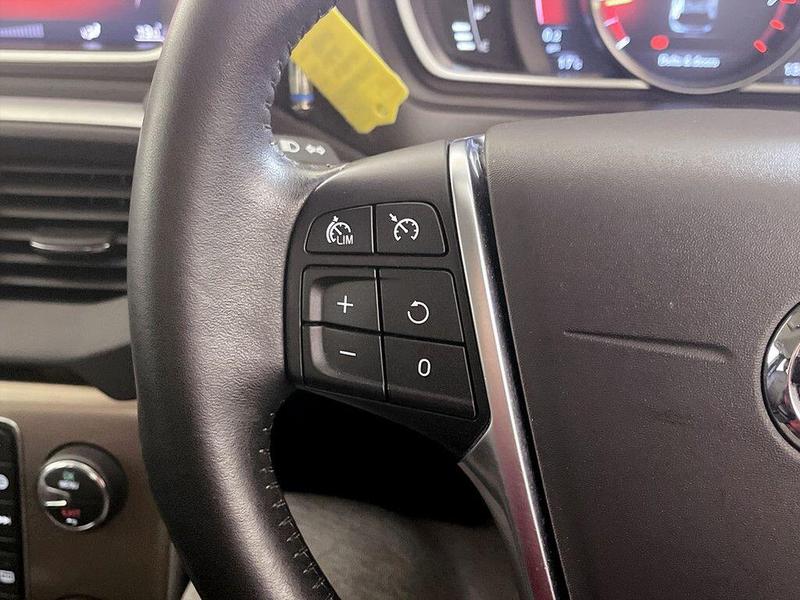 Used Volvo V40 Cross Country 2018 for sale - 76352206: Photo 17