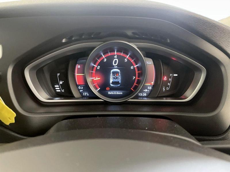 Used Volvo V40 Cross Country 2018 for sale - 76352206: Photo 18