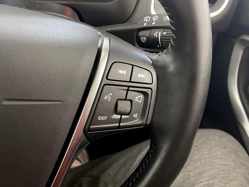 Used Volvo V40 Cross Country 2018 for sale - 76352206: Photo 19