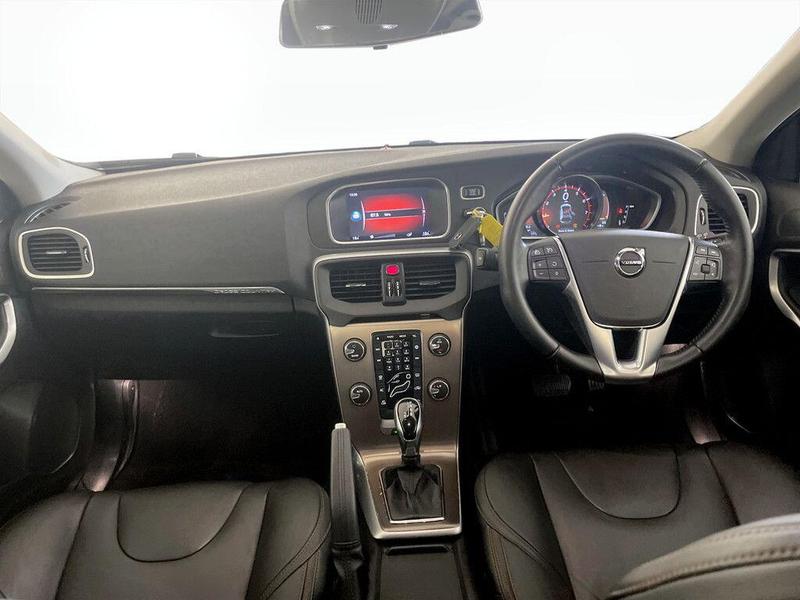 Used Volvo V40 Cross Country 2018 for sale - 76352206: Photo 3