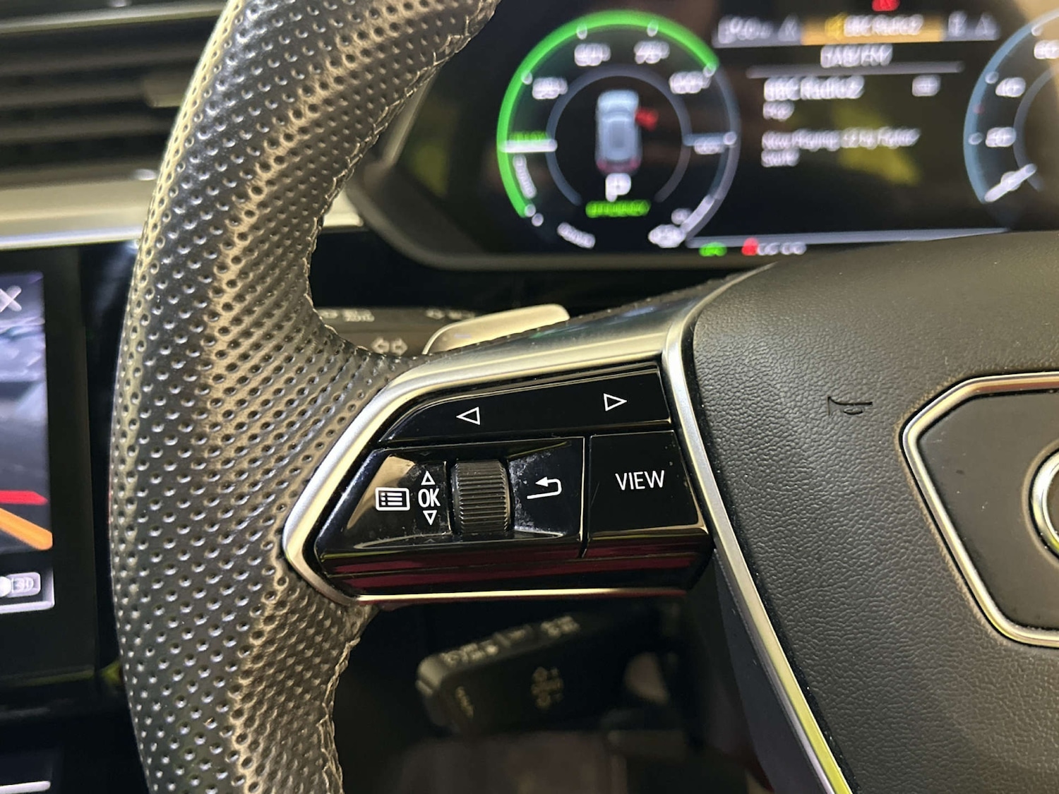 Used Audi e-tron 2023 for sale - 77945405: Photo 17