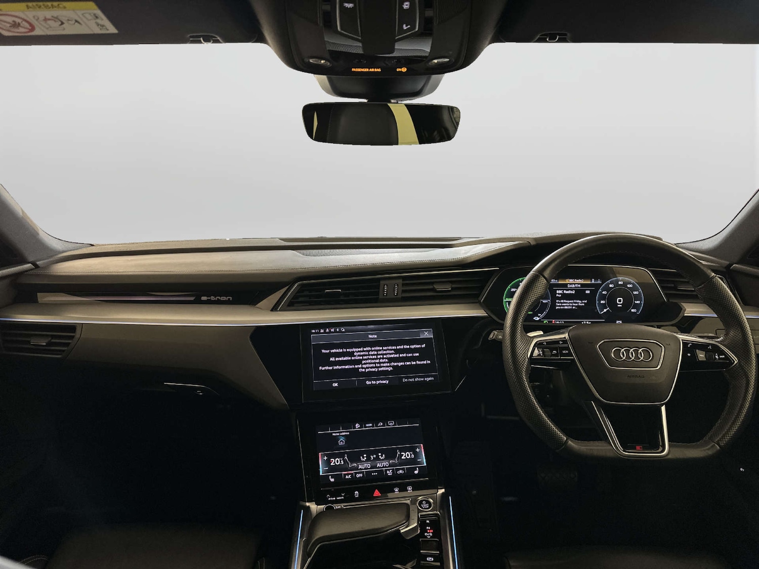 Used Audi e-tron 2023 for sale - 77945405: Photo 3