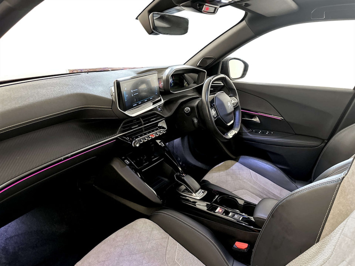 Used Peugeot 2008 2021 for sale - 77667895: Photo 12