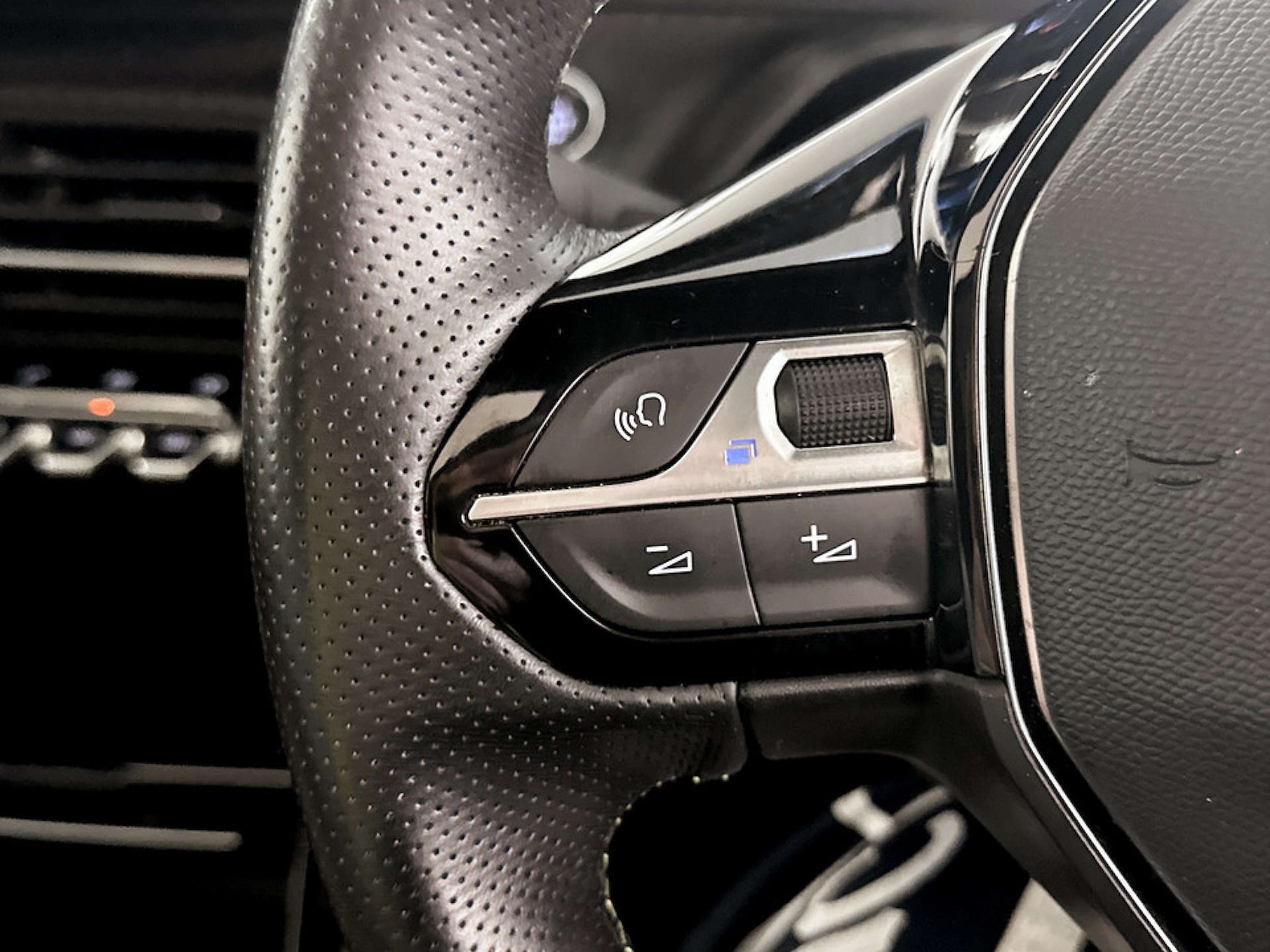 Used Peugeot 2008 2021 for sale - 77667895: Photo 17